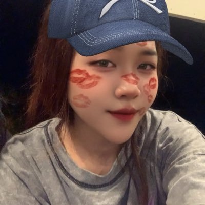 zzi211's profile picture. 