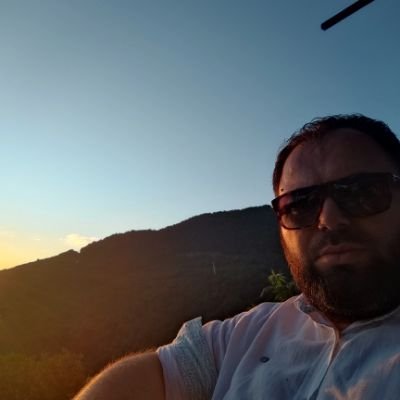 Salim12291731's profile picture. bir çok şey