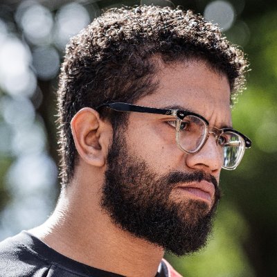Historiador, professor, educador popular, Youtuber, Podcaster (@revolushow) e militante do Partido Comunista Brasileiro Revolucionário - @pcbrnacional