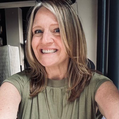 mom (go huskies, go lobos), bostonian by marriage, SPED paraeducator, seattle mariners seat host, hopeful democrat