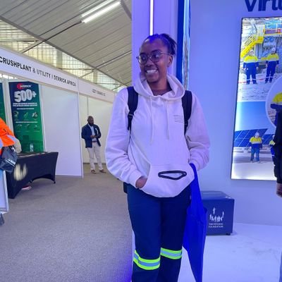 ngendinaomwa's profile picture. Engineering students 👷‍♀️👷‍♀️
here for fun