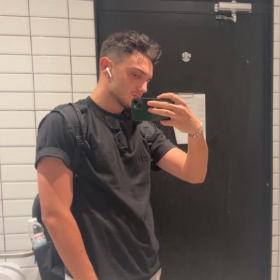 FurkanA9877's profile picture. izmir || itü