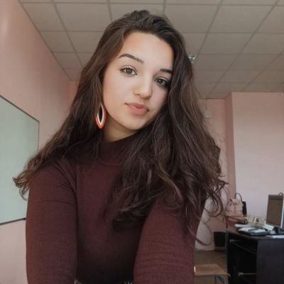 Soy una estudiante de ingeniería de Sistemas en la Universidad del Norte.
Enfocada en programación, desarrollo de software y resolución de problemas.