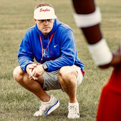 Offensive Coordinator @ Pine Forest High School | Wide Receivers Coach / Recruiting Coordinator @TheOfficialPFFB | USAF Veteran 🇺🇸