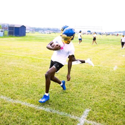 Sussex Central High School🧑🏾🎓 (2026) WR/CB 6'0, 152lbs - 40 yrd: 4.57 100m-11.2 LJ-21' 02 📧: Jabariherring4@gmail.com