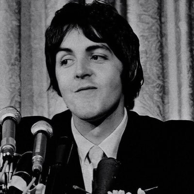 multi instrumentalist my favorite color is💙💜💚❤️ I love severalthe Beatles & Paul McCartney,