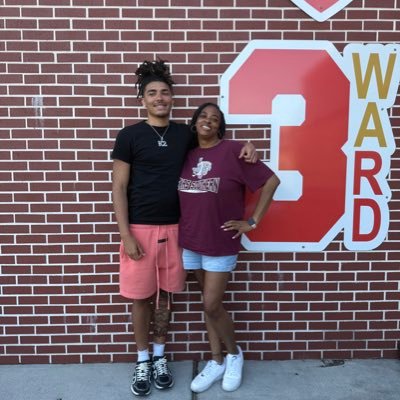 6’2 Soph Pg| 185 |📲 469-598-9763| Clarendon bb ⛹️♂️