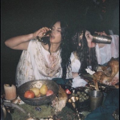 roriizzzz's profile picture. this is the way the world ends this is the way the world ends not with a bang but a whimper @artistauroraz