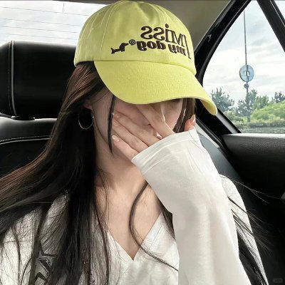 저는 같은 취미를 가진 사람들과 함께 있는 걸 좋아해요 😊
여행, 새로운 레시피 요리, 음악 감상을 좋아해요 ✈️🍳🎧
가끔은 차 한 잔과 부드러운 음악을 들으며 휴식을 취해요 🍵