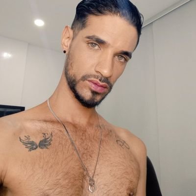 🇻🇪🇨🇴
me gusta la cocina
bailar 🕺
la naturaleza
sexo, sudor y calor 😈🥵😎