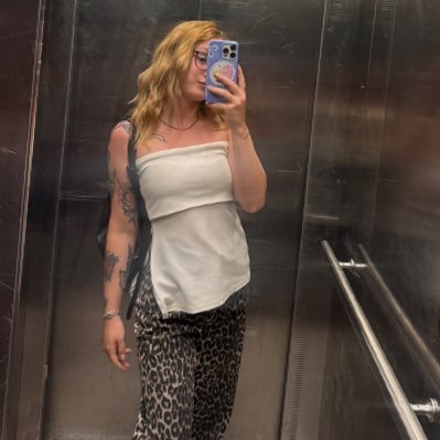 beyzzsahin's profile picture. https://t.co/rad7bVSaCf