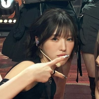 womenlovewendy's profile picture. mostly rv, wendy & taeyeon