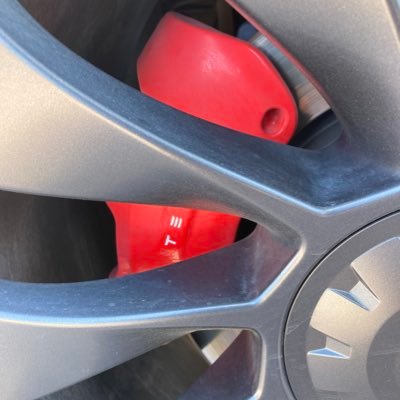 paratuccari's profile picture. 