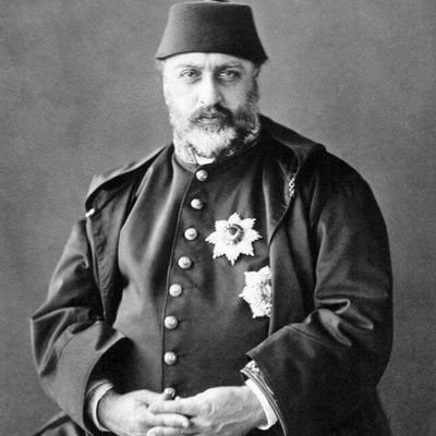 İslâm Halifesi-Emîrü'l-mü'minîn-İki Kutsal Caminin Hizmetkârı-32. Osmanlı padişahı ve 111. İslam halifesi.