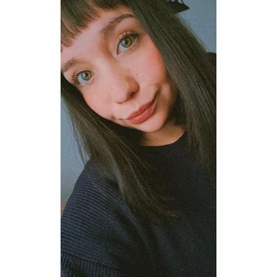 tonta como una piedra y fea como una blasfemia | | 28 años