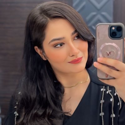 ysgha_'s profile picture. شاید یک روز، شاید هیچوقت