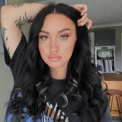 Inked up & new here. Looking to vibe, connect, & build. A follow’s always appreciated. 👉 @Bectttvibes
