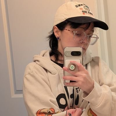 Artist, streamer, weeb trash, and strawhat pirate 😌