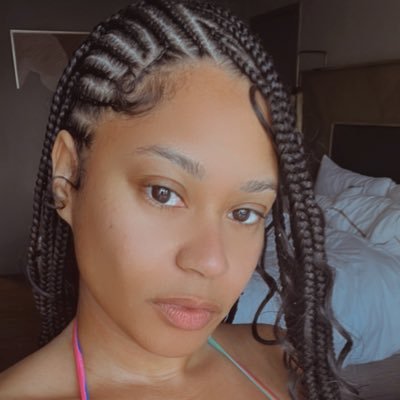 New Twitter 😒🤷🏽♀️ I make massage Hemp candles 🕯 Follow my page ⬇️ LLSS🕊️LLMN🕊️