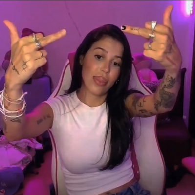 zizptss's profile picture. 🌱🪸🕷️🪼🍰🧃🌞