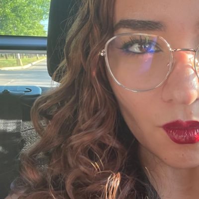 zvenee_'s profile picture. If I told you who I am, would you use it against me?