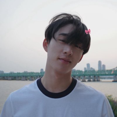 NaiyanaSro88619's profile picture. williamest🎸🦈