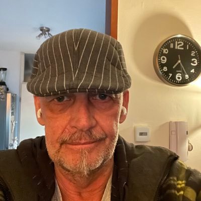 Oude account: RobG46083 is verdwenen.
Nog steeds:
PureBlood !!
Rechts, Leuke mensen, Positiviteit
Hekel aan:
Oorlog ,oorlogshitsers
Deugneuzen
Volgt terug!