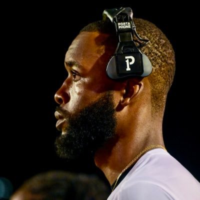 Father • Husband • Author (book link below) • Not a football coach, I coach football. • HFC at McLaughlin Academy of Excellence. @MAEPhoenixFB 🐦🔥