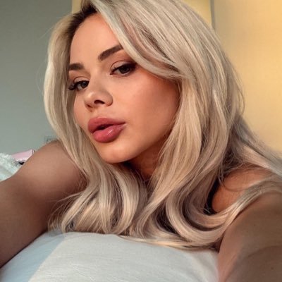 thegoodmomfirst's profile picture. Good mom