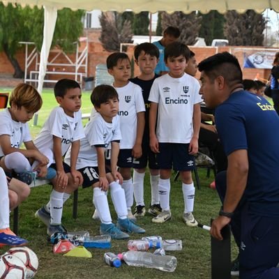 Lic. Cultura Física y Deportes UAA ||
Director Técnico Licencia A FMF ||
Certificado en Entrenamiento de Deportes de Equipo FC Barcelona
