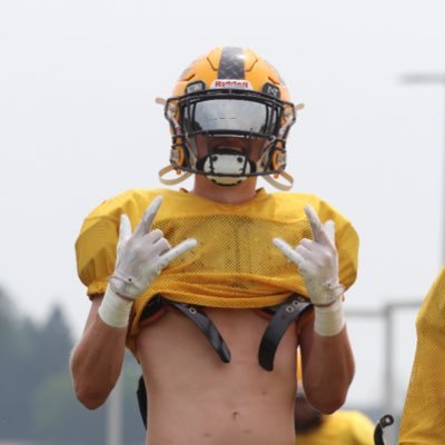 6’5 195 -Eisenhower Middle High School - Wing/Forward - Class of ‘26 | WR/TE/EDGE I Email: gavinlindemuth2008@icloud.com l 3.0 GPA l 📞 : 814-688-3910