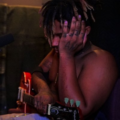 astrooV1's profile picture. i love music