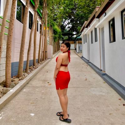 thiftbyClaire's profile picture. Aries