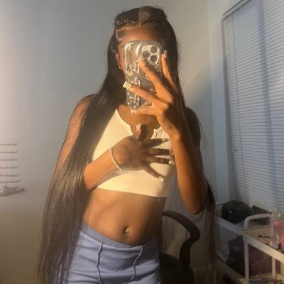 Dada 🫧| Aquarius ♒️ I’m innocent 😇 💕 | 1 of 1 🇭🇹🇧🇸 | 444 🦍 | THE VIBE & THE BRAT | DO NOT DM ME IM 🆒 FR! #HATETWITTERNIGGAS