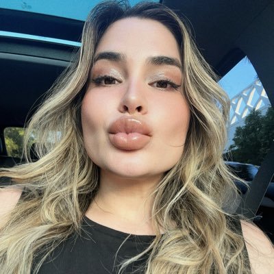 byloulouu's profile picture. The future holds untold promise.✨