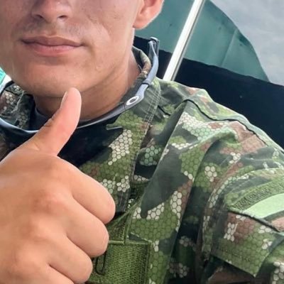 DM📥 FOR PAID PROMO🔥Militar dominante🇨🇴, bisexual y vergón, 2 años casado🥵, fetiche por partir culos🍑 duro e inundar de leche, no le digas a mi esposa😈