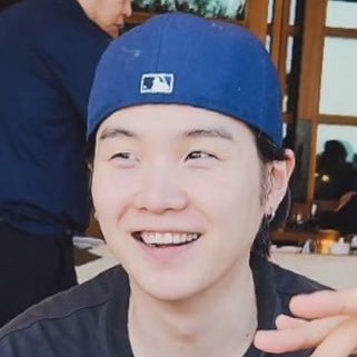 FAN ACCOUNT - mel - yoongi has me in a chokehold 👀 OT7 #ARMY - I’m a thirsty ho for them all so no minors ✌🏻