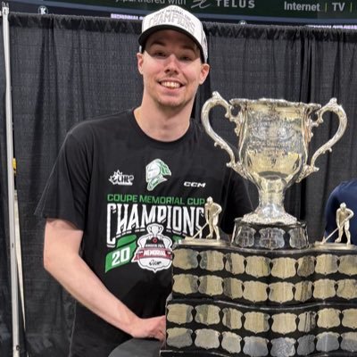 @LondonKnights vs Everybody! Whenever I have a problem I just begin to sing… then I realize my voice is worse than my problem.