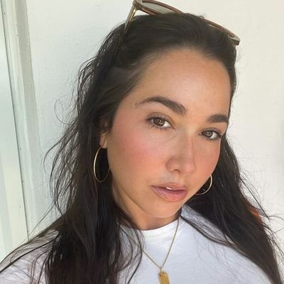 Emma17445's profile picture. 