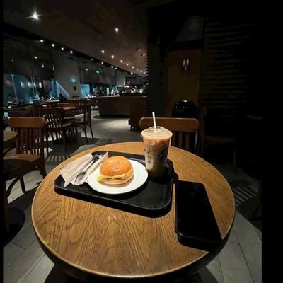 Honganh1961747's profile picture. 