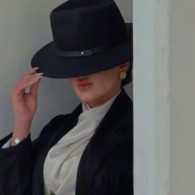 tea27il's profile picture. 5 اكتوبر ٢٠٢٤م ما أشوف لي بين الخلايق ندّ الوقت دايم رغبته : إسعادي وهذا الشهر بالذات ممتع فصل الشتا ، نسمة هوى ، وميلادي ❤️