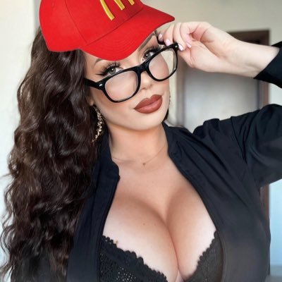 Crypto-Lover 🅧💱 | Model 📸 | DYOR 👩🏻💻 | Not financial advice 🙅🏻♀️