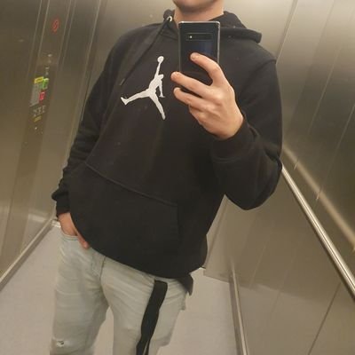 marcel050798's profile picture. 27
🎃
🇩🇪🚩Hessen