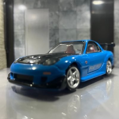 ポケモンGOでAR撮ったりエンジョイでプレイしてます!あと車(特に雨宮FDとRZ34)やトミカ集めも好きです!
