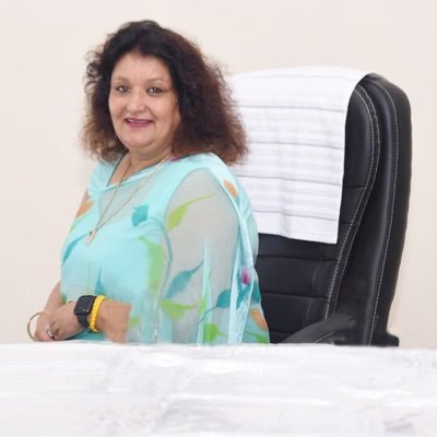 Best friend & mentor of the faculties. #SocietyBuilder #FaithfulPsychologist
