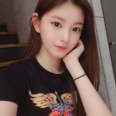 EverlyBrow16776's profile picture. 