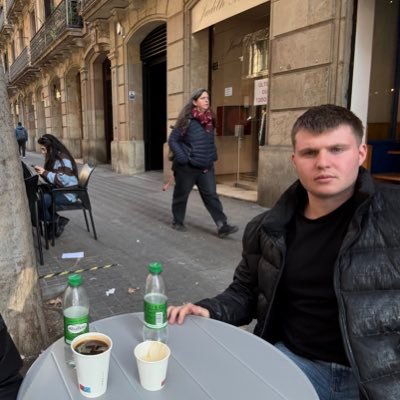 alejosen123's profile picture. building @4x4habits | y un terrible niño pyme