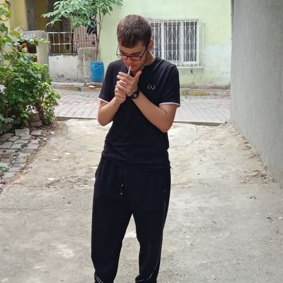 37aliaga52's profile picture. 