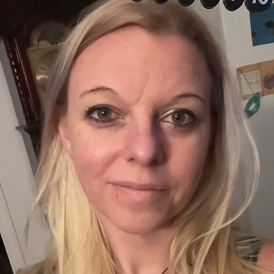 I’m a single mom with two kids. great artworks happily doing it