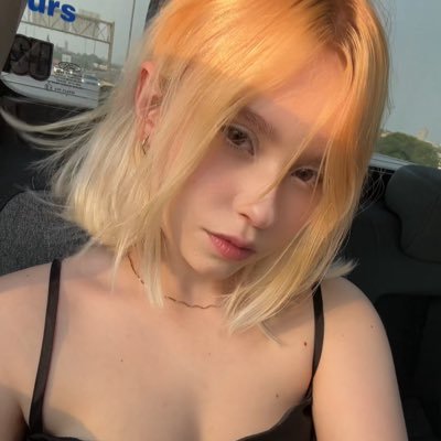 pikmingirl38's profile picture. main: @gracietonin • graduated top of my class in shitposting
